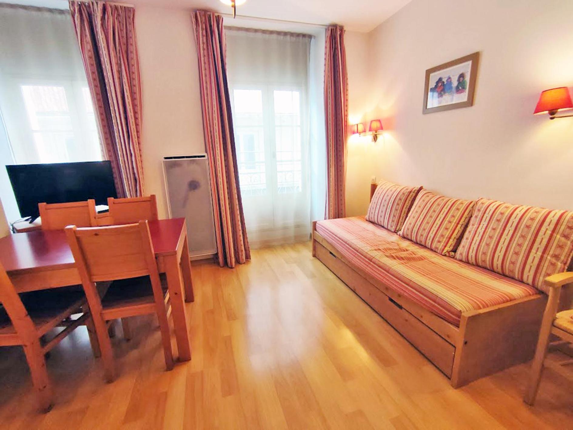 Oo, T2, Centre Luchon, Wifi, Casier A Skis, Ascenseur, 4 Personnes Bagnères-de-Luchon Dış mekan fotoğraf